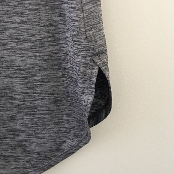 Reebok gray athletic short sleeve tee shirt | S - Picture 7 of 7